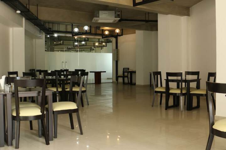 Dining 62 of 86
