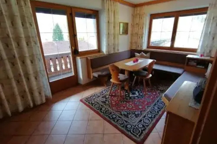 Room 3 of 8