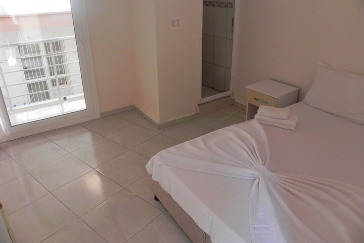 Room 3 of 34