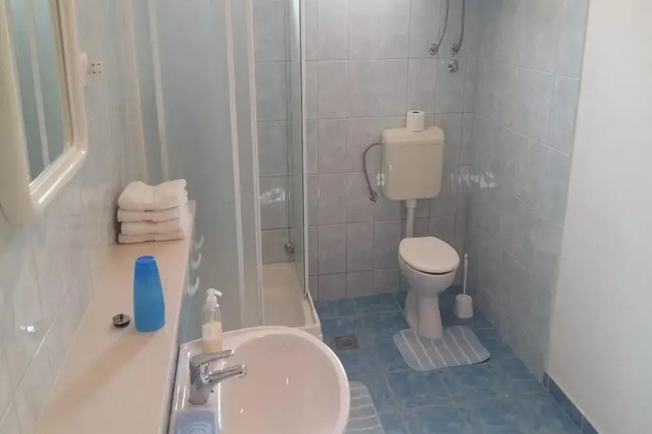 Room 5 of 13
