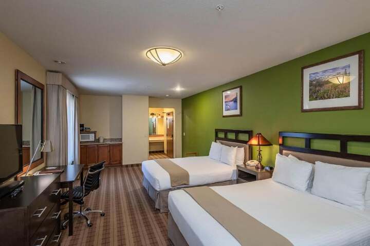 Executive 2 Queen Beds (4 of 8)