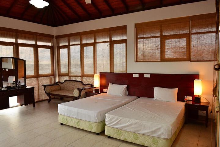 Room 8 of 43