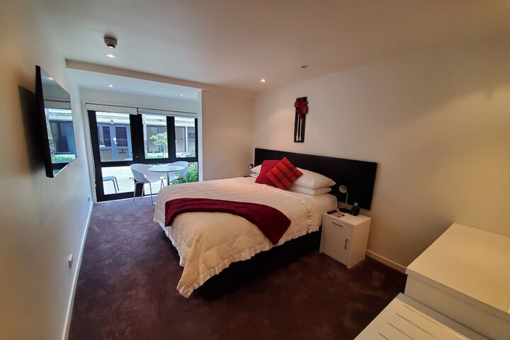 Room 16 of 118