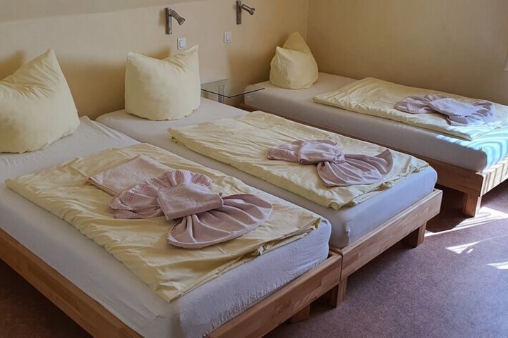 Room 3 of 16