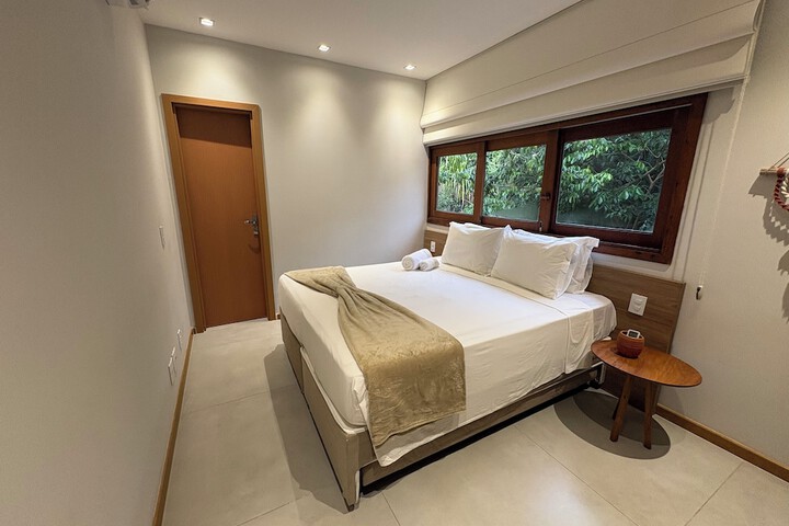Room 14 of 104