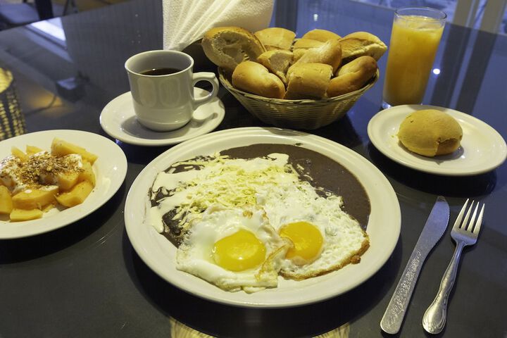 Breakfast/Coffee Service 28 of 35