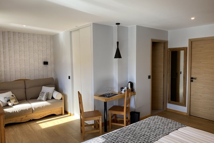 Room 7 of 125