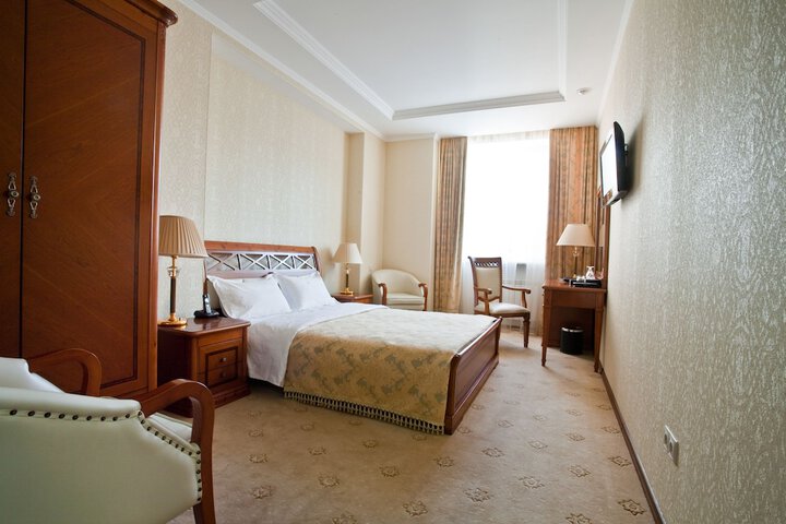 Room 13 of 38