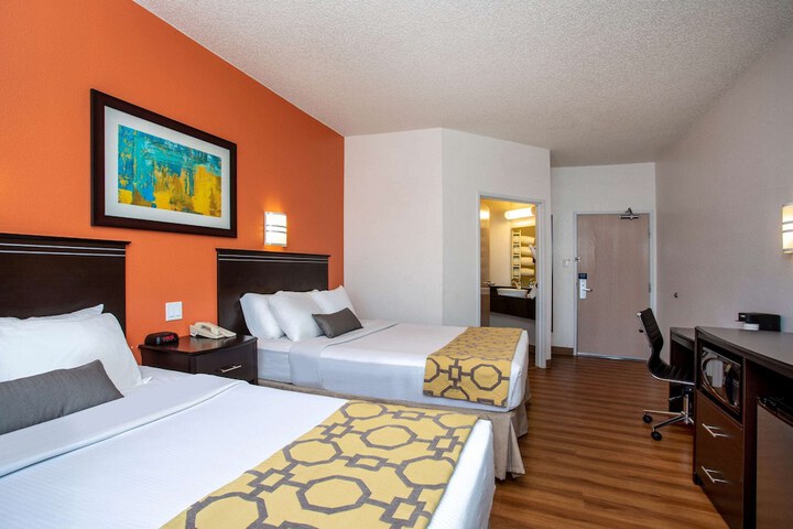 Room 20 of 36
