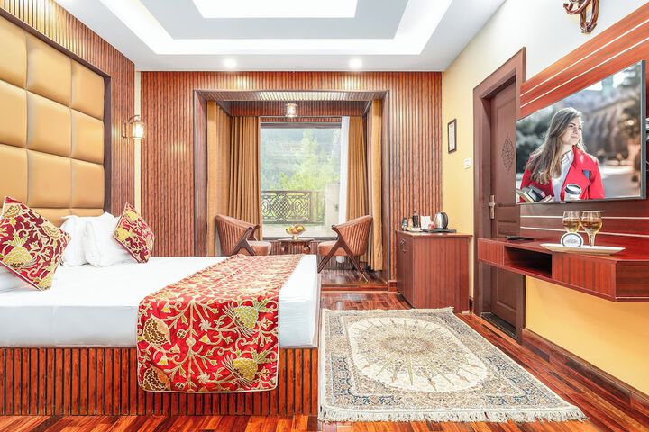 Room 4 of 34