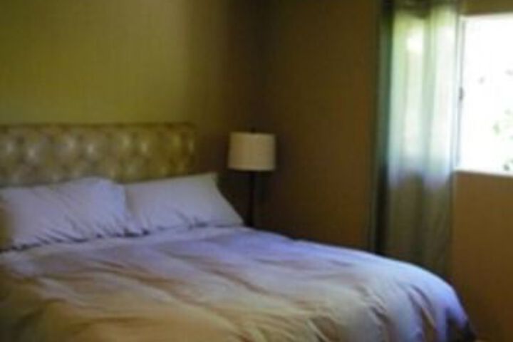 Room 6 of 18