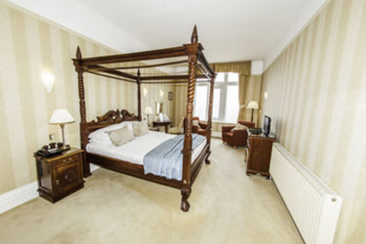 Room 52 of 87