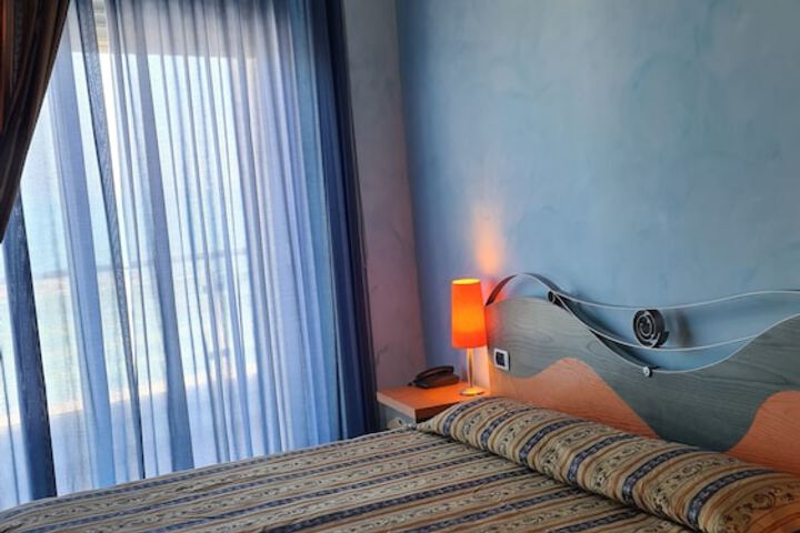 Room 18 of 44