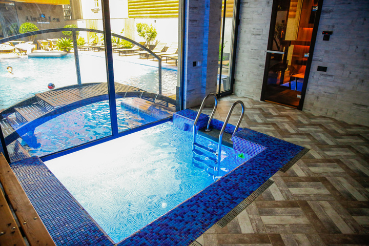 Pool 5 of 15