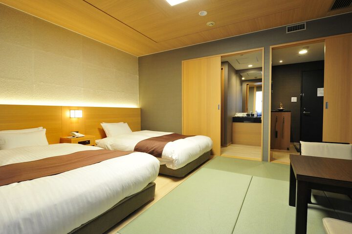 Room 26 of 105