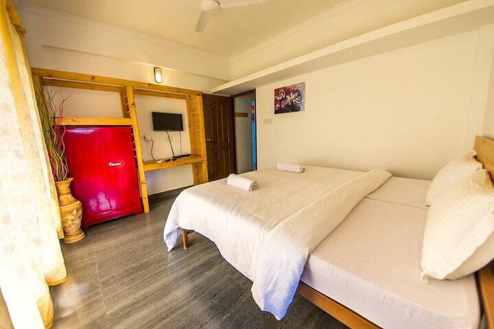 Room 11 of 36