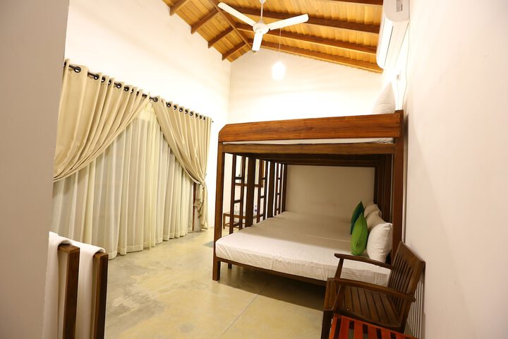 Room 8 of 20