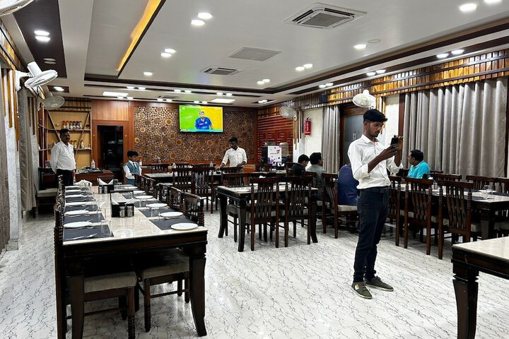 Dining 17 of 22