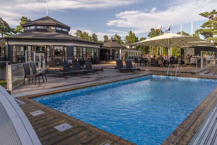 Pool 19 of 38