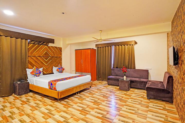 Room 11 of 29