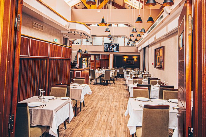 Dining 59 of 82