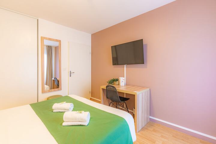 Room 3 of 35