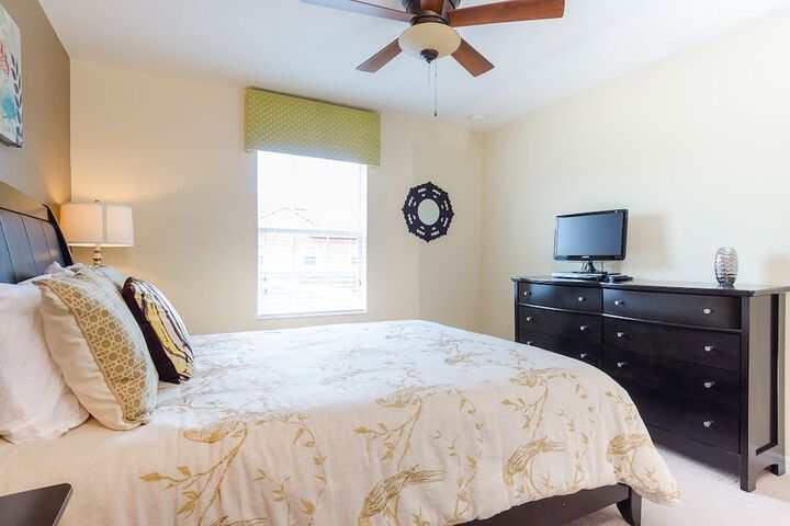 Room 3 of 52