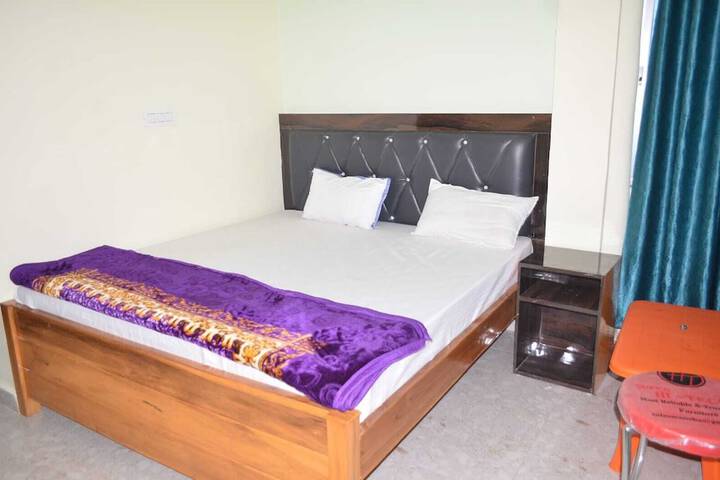 Room 3 of 13