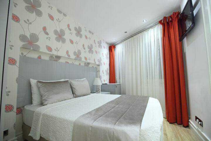 Room 13 of 96