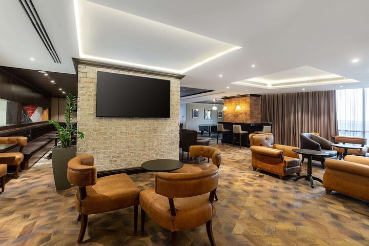 Lounge 154 of 260