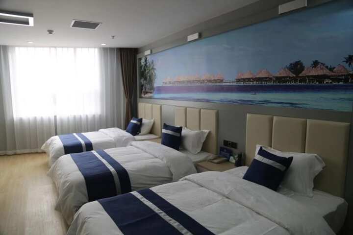 Room 15 of 22
