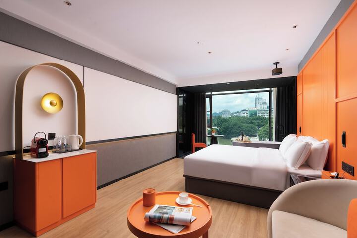 Room 75 of 143