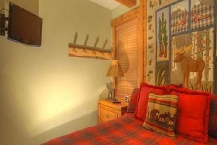Room 4 of 13