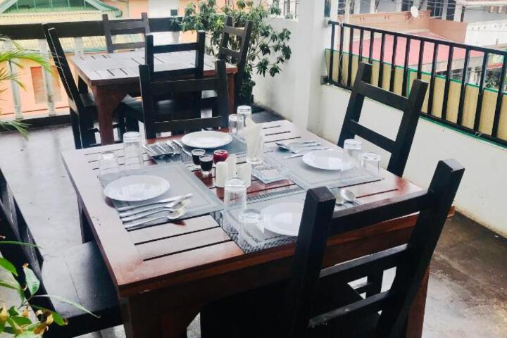 Dining 14 of 94