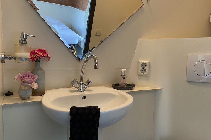 Room 10 of 12