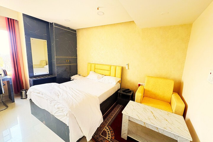 Room 6 of 21