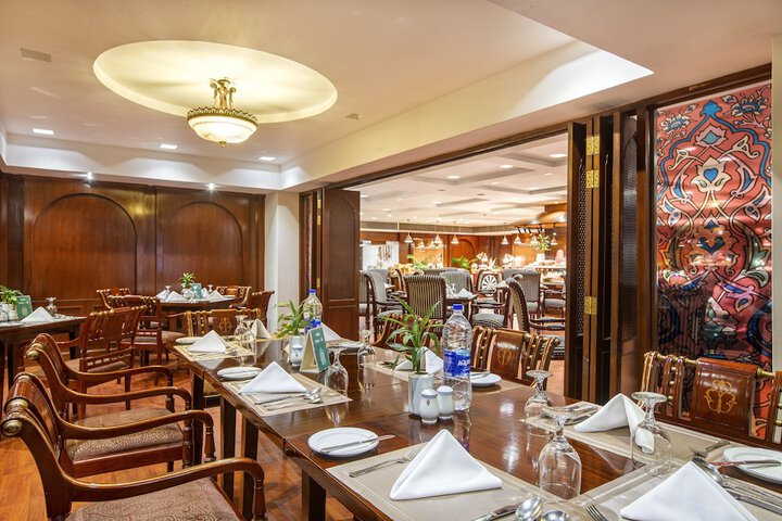 Dining 192 of 258