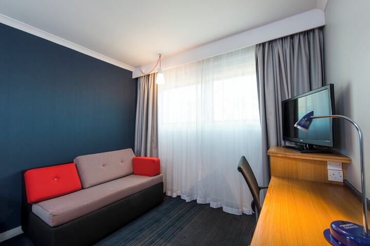 Room 16 of 35