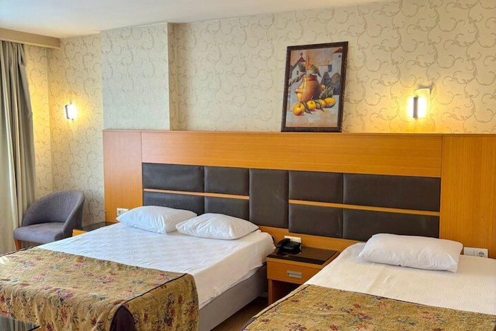 Room 15 of 26