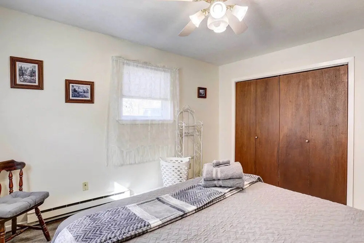 Room 5 of 17
