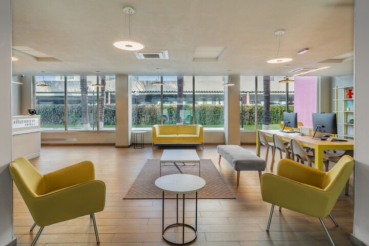 Entrance & Lobby