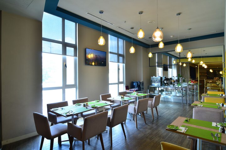 Dining Photos