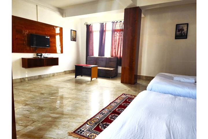 Room 10 of 24