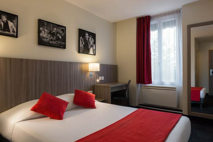 Room 9 of 31