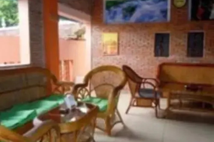 Dining 8 of 10