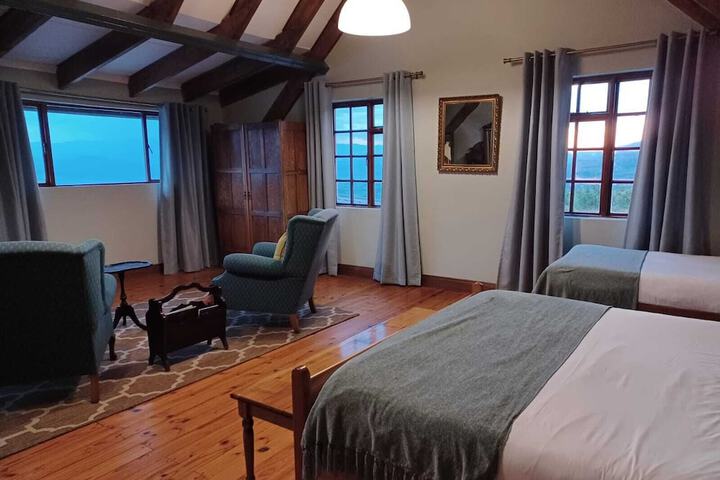 Room 12 of 96