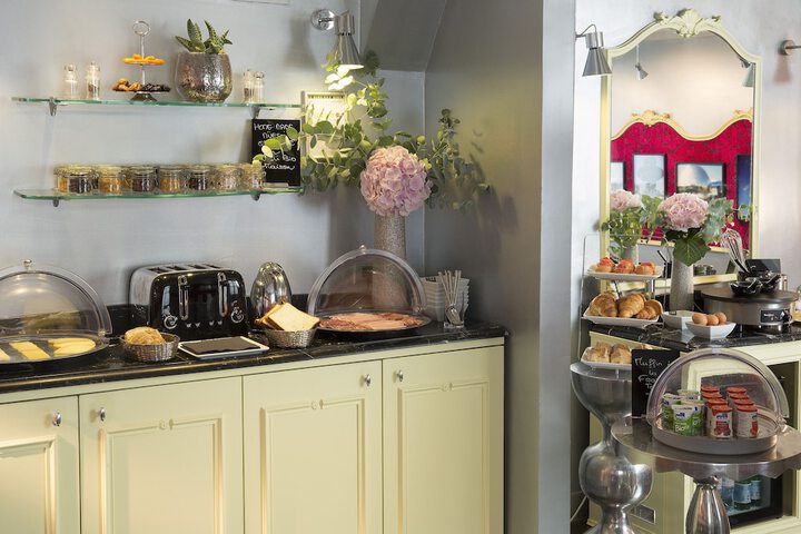 Breakfast area