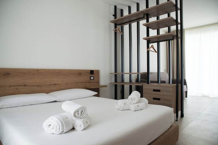 Room 8 of 22