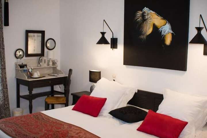Room 5 of 164