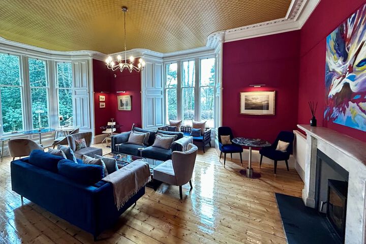 Lounge 106 of 158